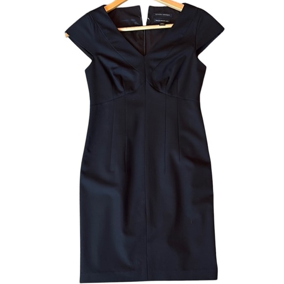 Banana Republic Dresses & Skirts - Banana Republic Dress Black Cap Sleeve V Neck Mini Dress Size 0